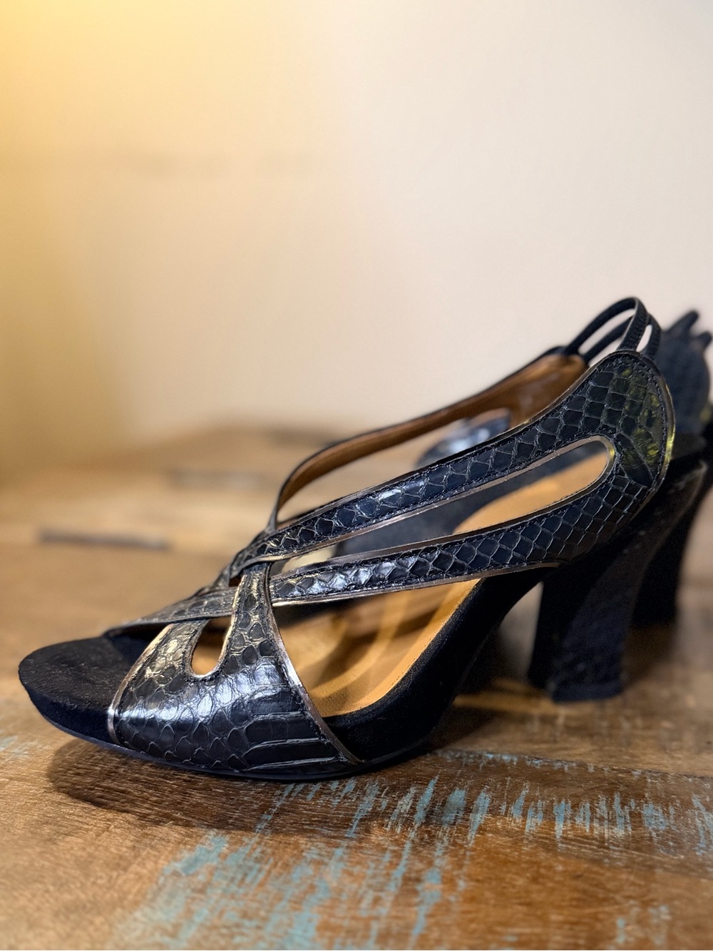 Earthies Tambouni Black Leather Snakeskin
Trimmed Cutout Slingback Heels